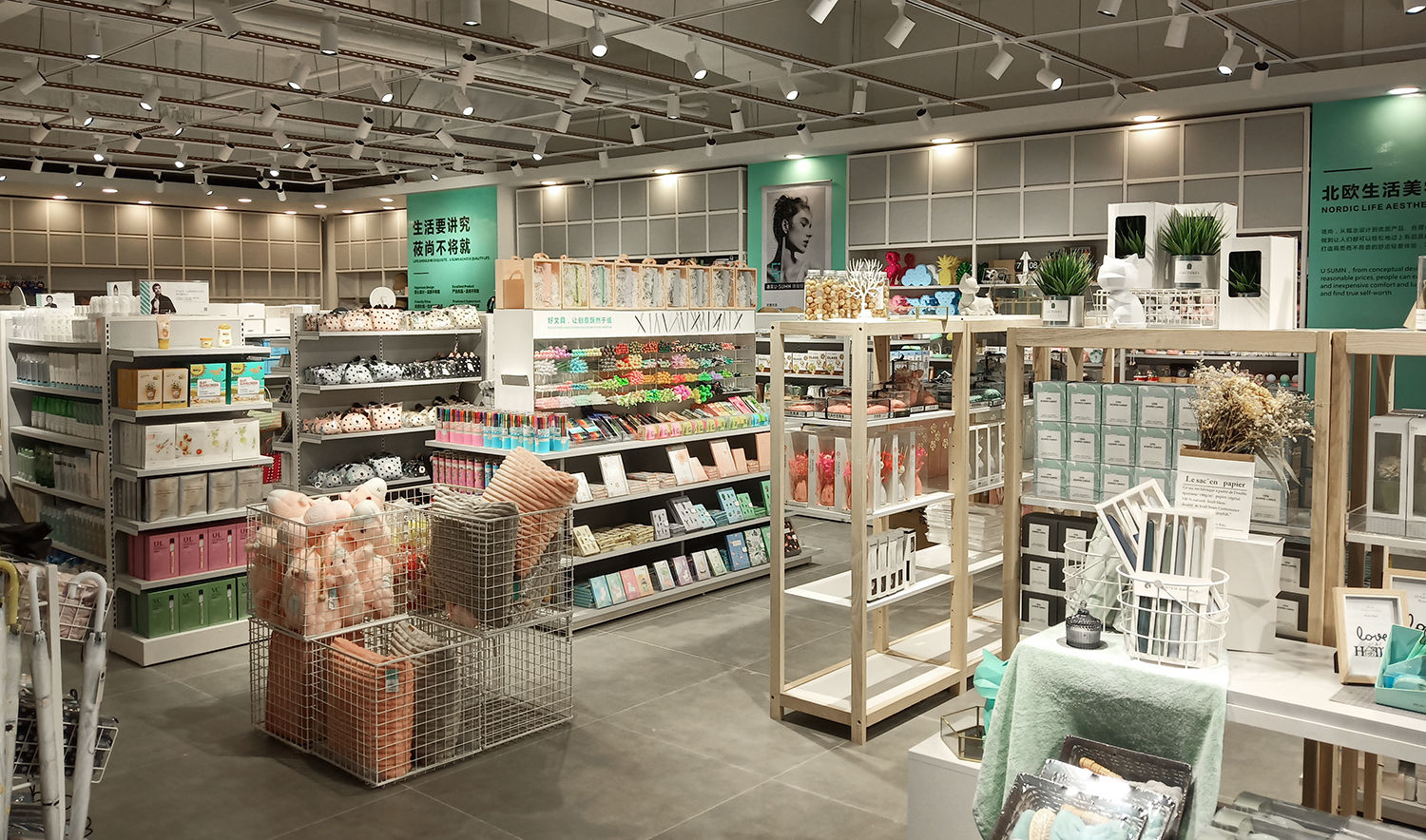 開精品百貨店 如何選擇合適面積