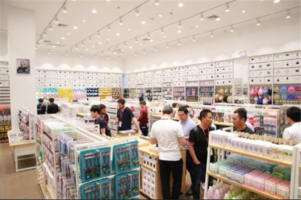 MINISO加盟條件與費用詳解 邁向百貨零售新機遇